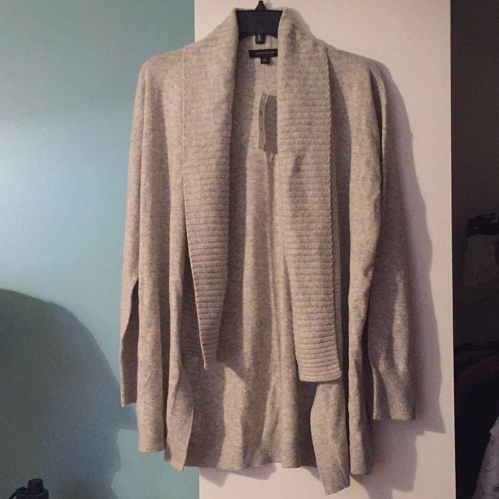 NWT Ann Taylor size M